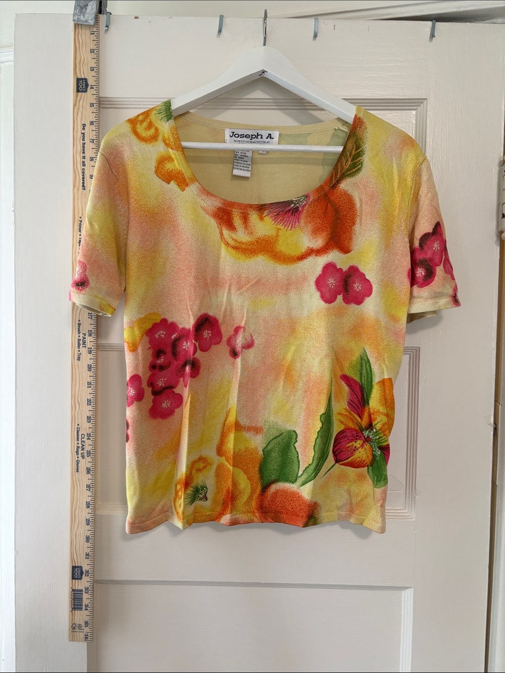 Joseph A. Floral Yellow Short Sleeve Tee with Pink & Orange Blooms Silk Blend M